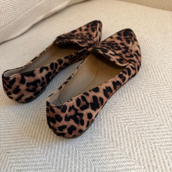 Steve Madden Pointed Toe Animal Print Loafers Size 6.5 - Picture 2 of 5